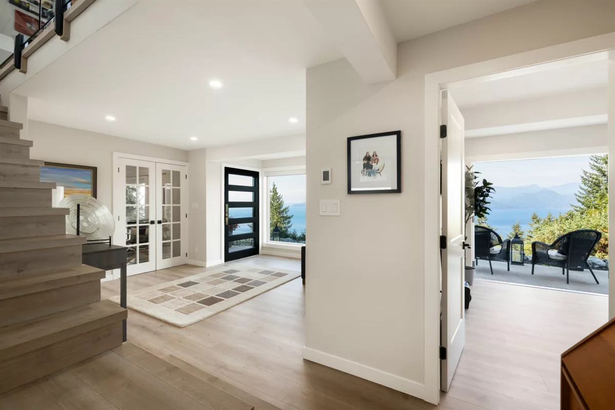 Loft / Bonus Room Photo of 195 Kelvin Grove Way, Lions Bay, BC