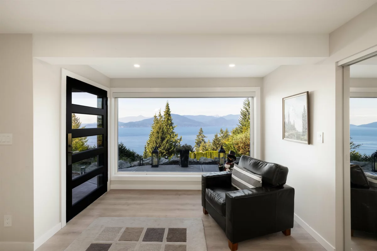 Office / Den Photo of 195 Kelvin Grove Way, Lions Bay, BC