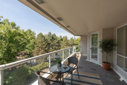 Dining Area Photo of 601 518 Moberly Road, Vancouver, BC