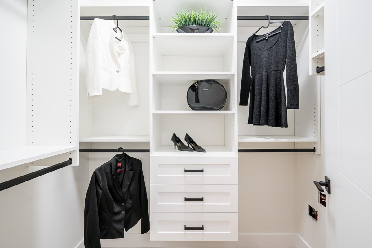 Office / Den Photo of 1941 Prairie Avenue, Port Coquitlam, BC