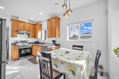 Kitchen Photo of 3440 E 25th Avenue, Vancouver, BC