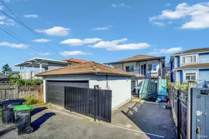 Outdoor Deck Photo of 3440 E 25th Avenue, Vancouver, BC