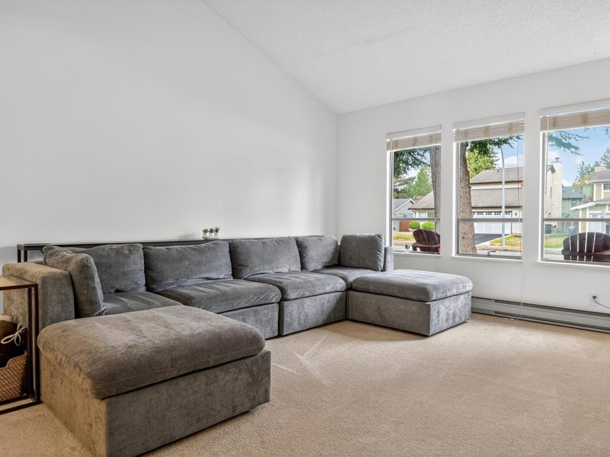Kitchen Photo of 1131 Lombardy Drive, Port Coquitlam, BC