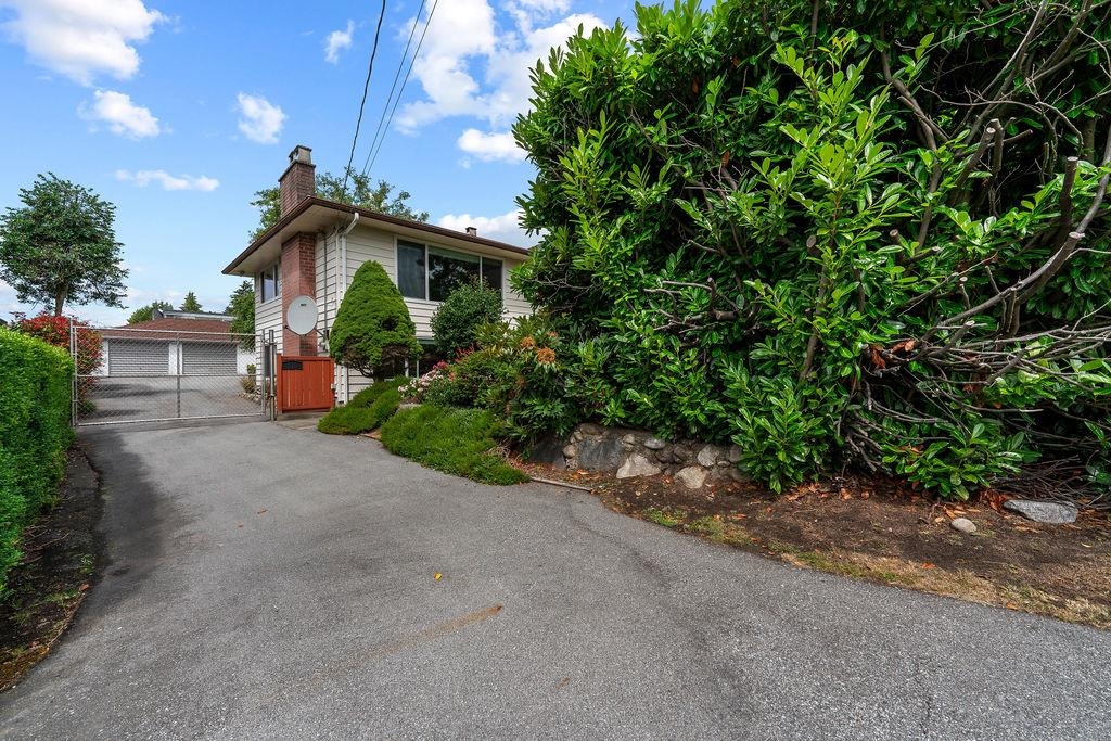 Hot Tub / Spa Photo of 535 Holdom Avenue, Burnaby, BC