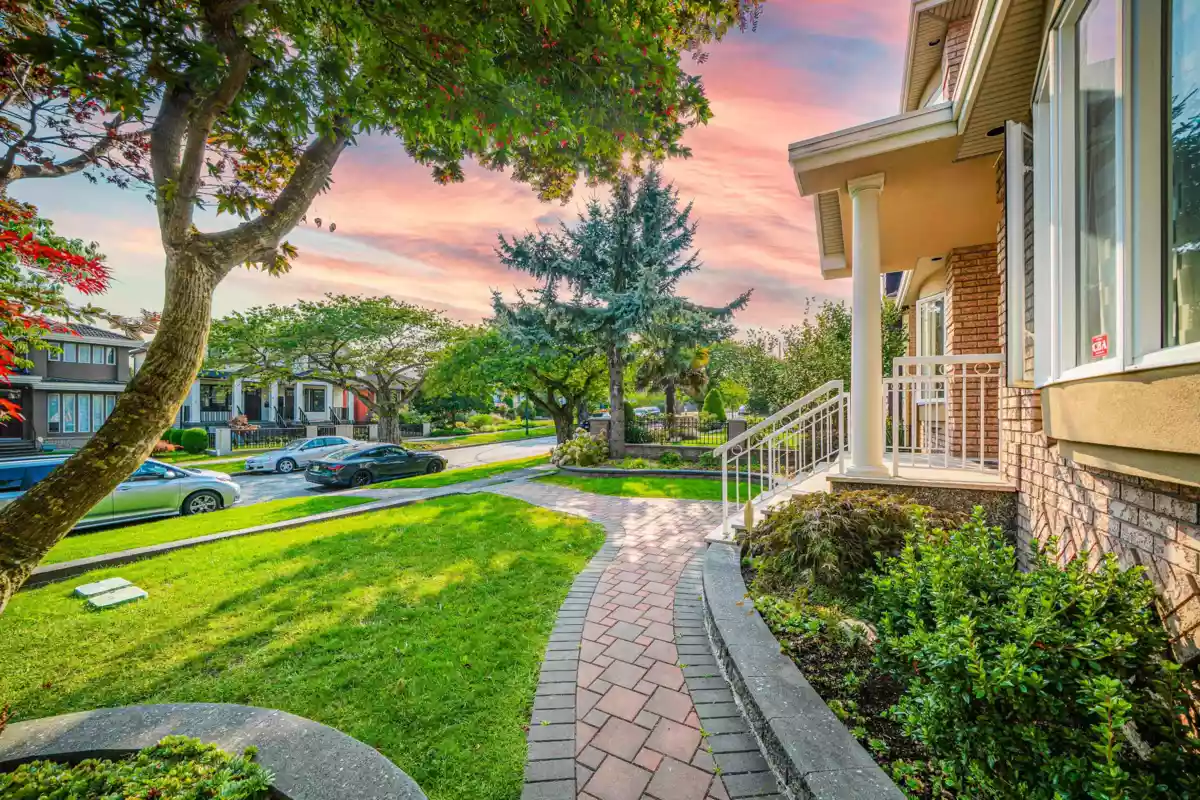 Living Room Photo of 763 W 64th Avenue, Vancouver, BC