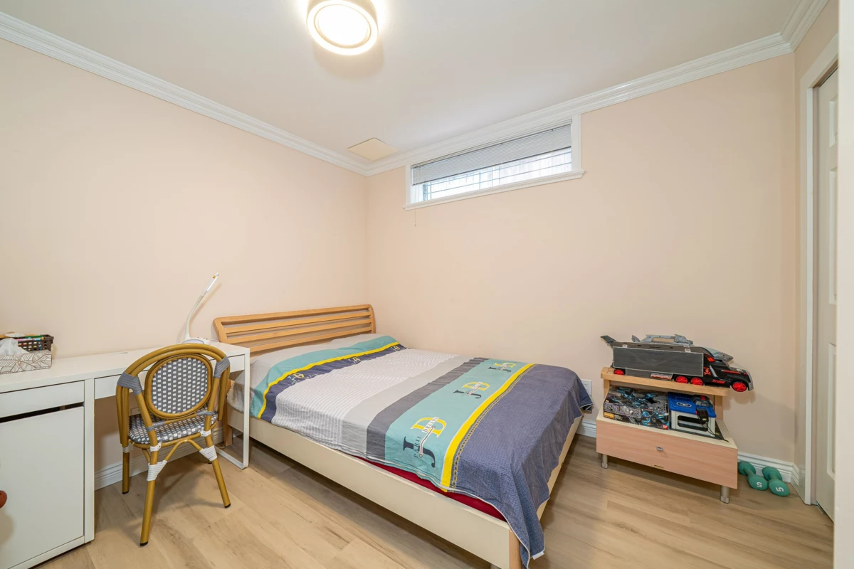 Staircase Photo of 763 W 64th Avenue, Vancouver, BC