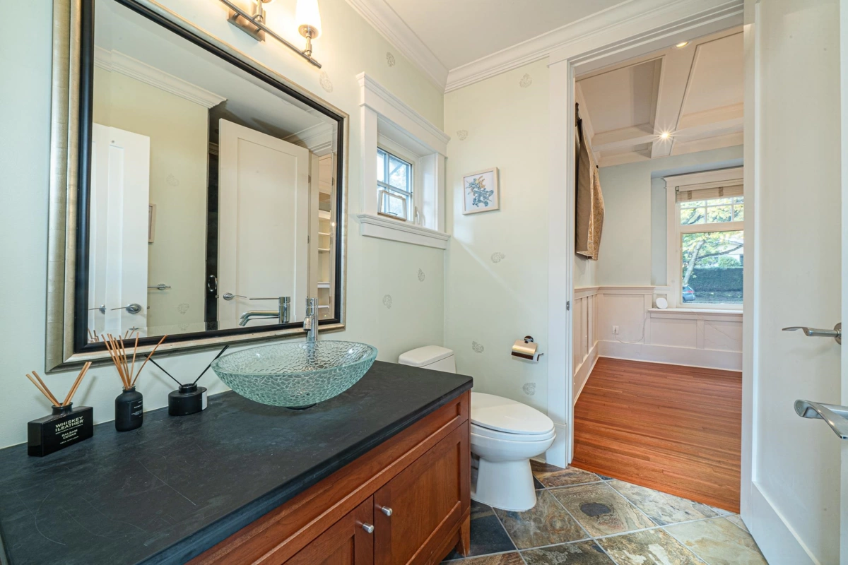 Entry Foyer Photo of 4050 W 33rd Avenue, Vancouver, BC