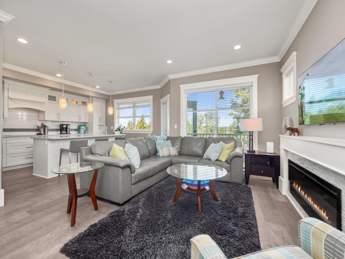 Dining Area Photo of 18 7177 179th Street, Surrey, BC