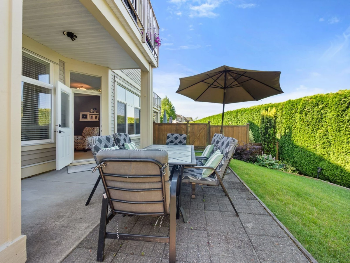 Front Yard Photo of 18 7177 179th Street, Surrey, BC