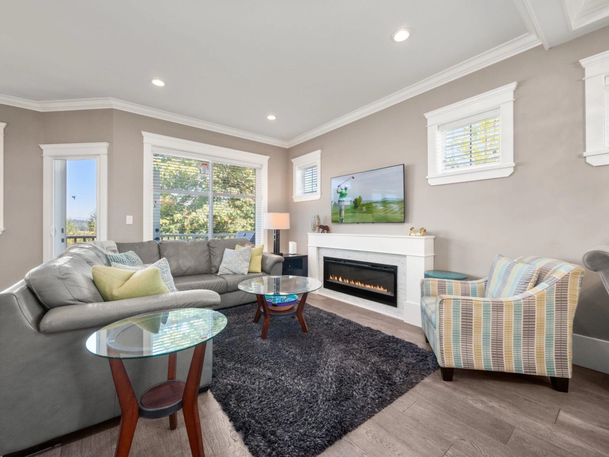 Living Room Photo of 18 7177 179th Street, Surrey, BC