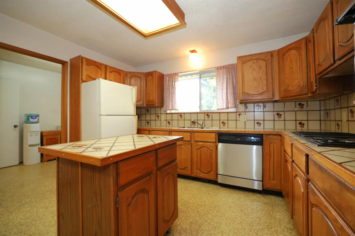 Loft / Bonus Room Photo of 588 Veterans Road, Gibsons, BC