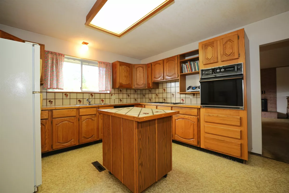 Office / Den Photo of 588 Veterans Road, Gibsons, BC