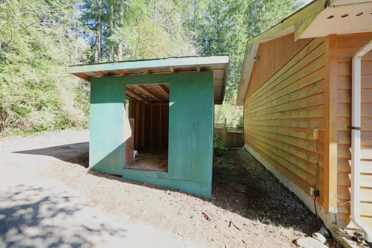 Swimming Pool Photo of 588 Veterans Road, Gibsons, BC