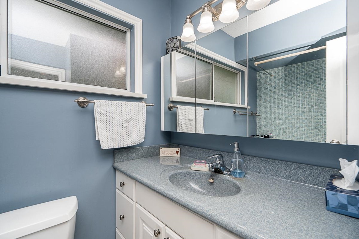 Entry Foyer Photo of 13151 No 3 Road, Richmond, BC