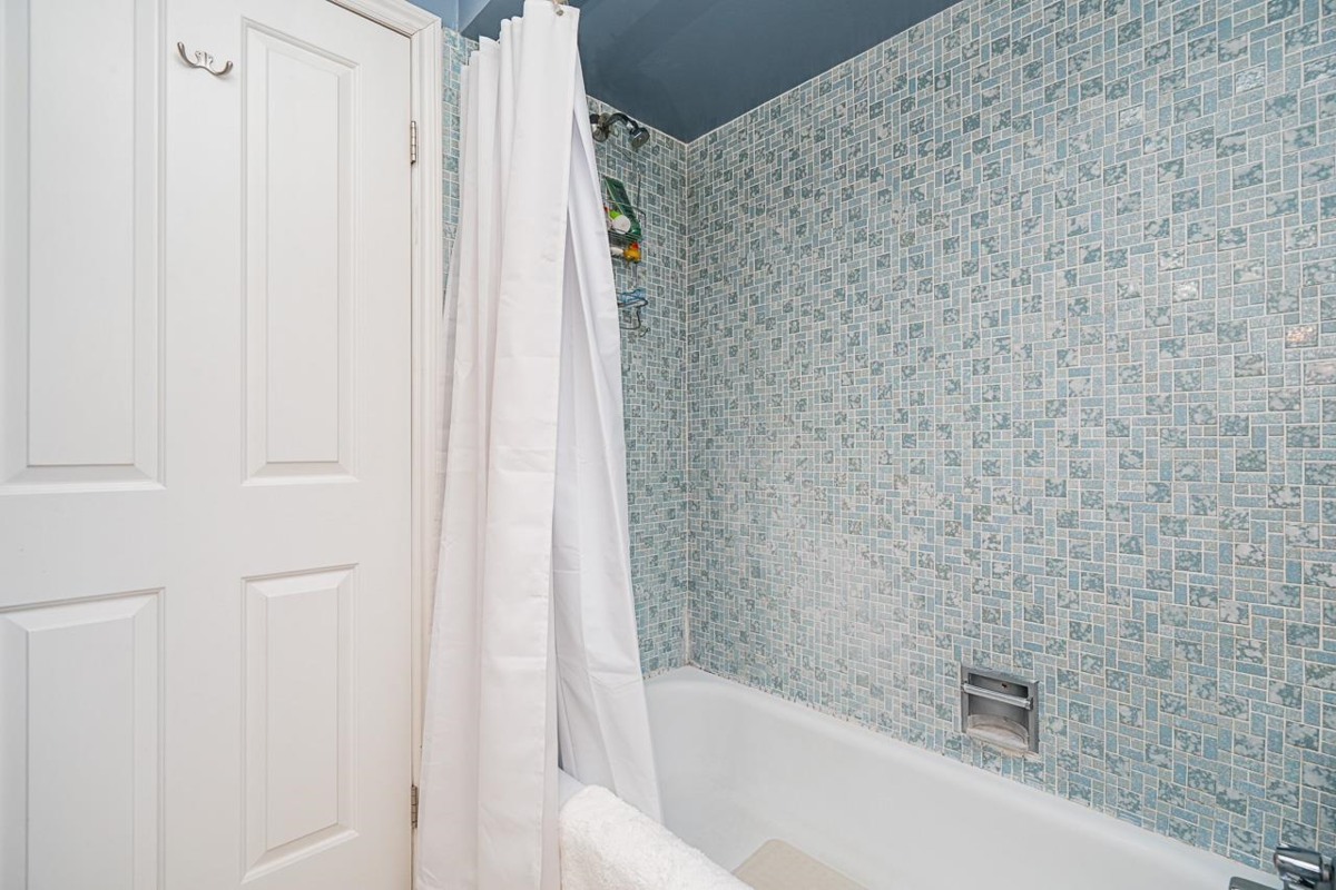 Hallway Photo of 13151 No 3 Road, Richmond, BC