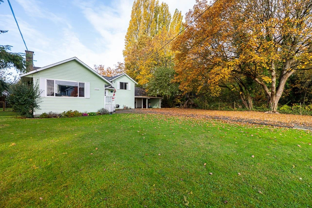 Living Room Photo of 13151 No 3 Road, Richmond, BC