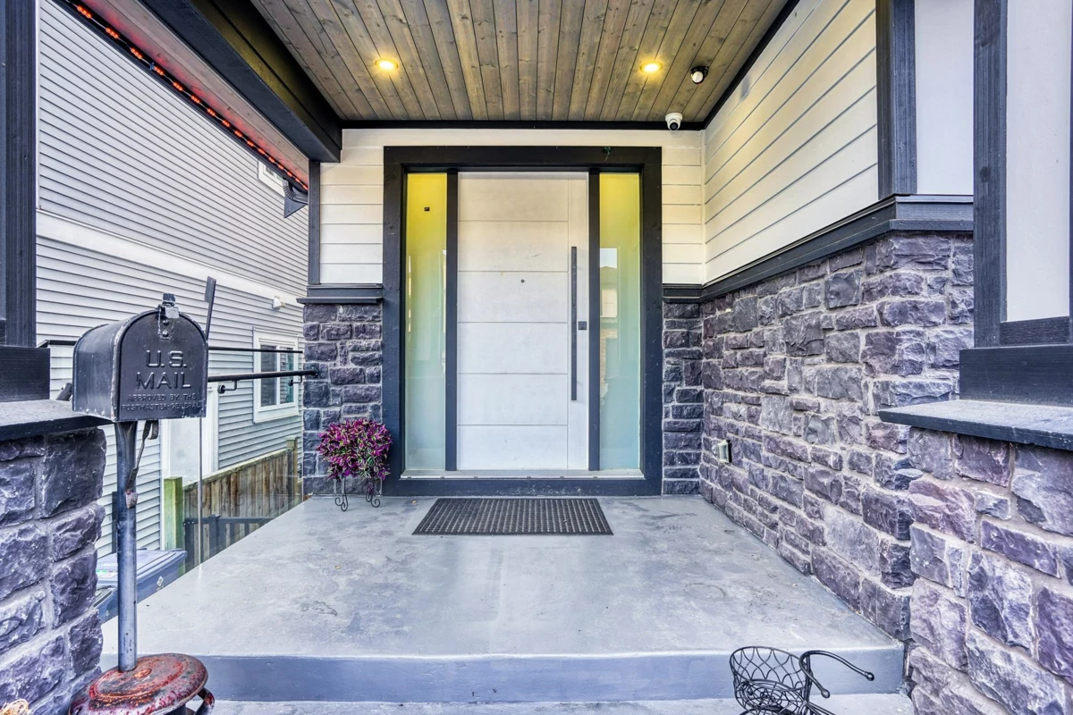 Living Room Photo of 18 4581 Sumas Mountain Road, Abbotsford, BC