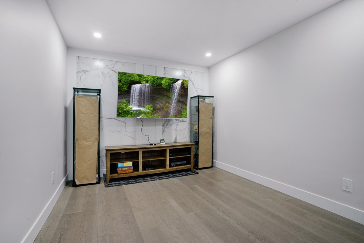 Outdoor Deck Photo of 18 4581 Sumas Mountain Road, Abbotsford, BC