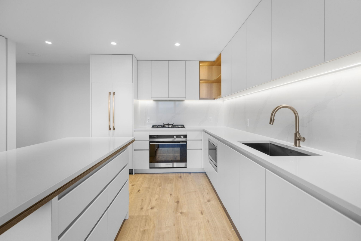 Primary Bathroom Photo of 3901 720 Farrow Street, Coquitlam, BC