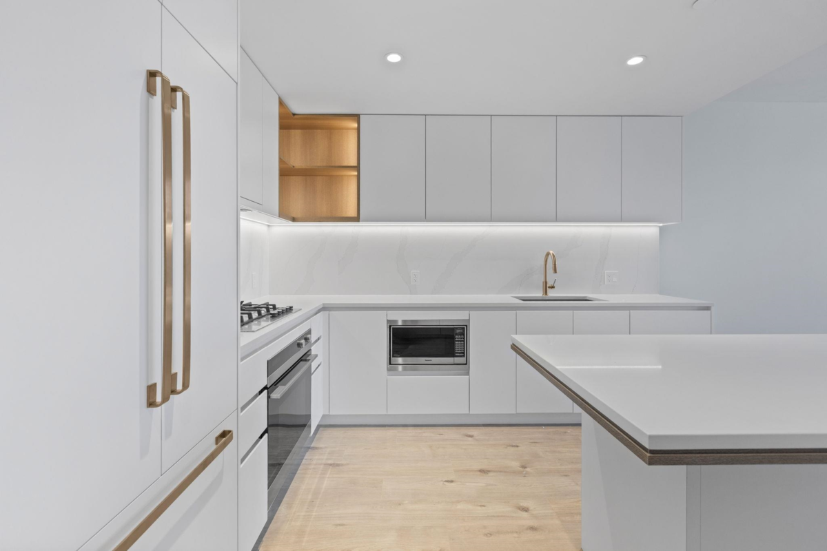 Walk-In Closet Photo of 3901 720 Farrow Street, Coquitlam, BC