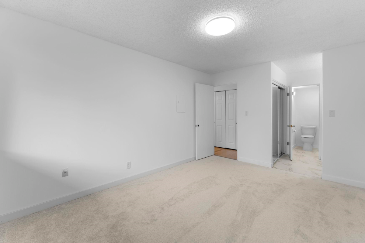 Bedroom 4 Photo of 304 1360 Martin Street, White Rock, BC