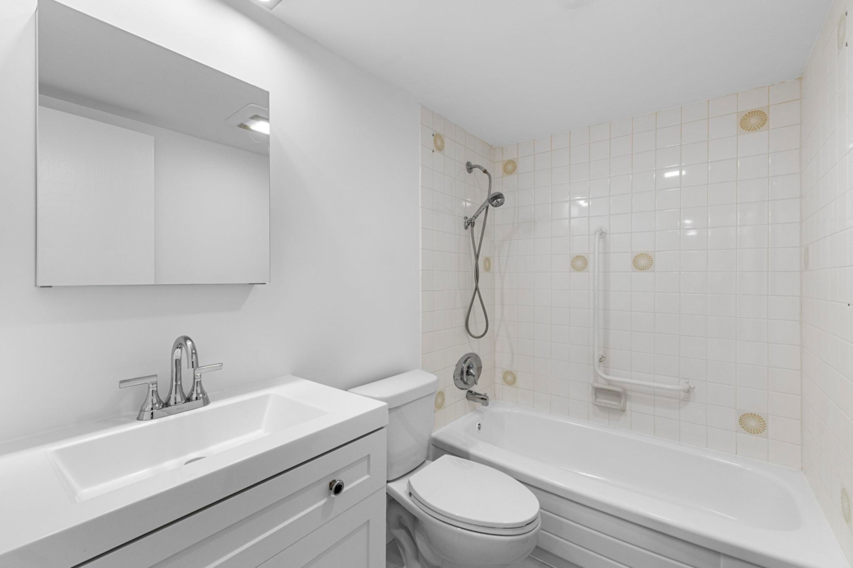 Laundry Room Photo of 304 1360 Martin Street, White Rock, BC