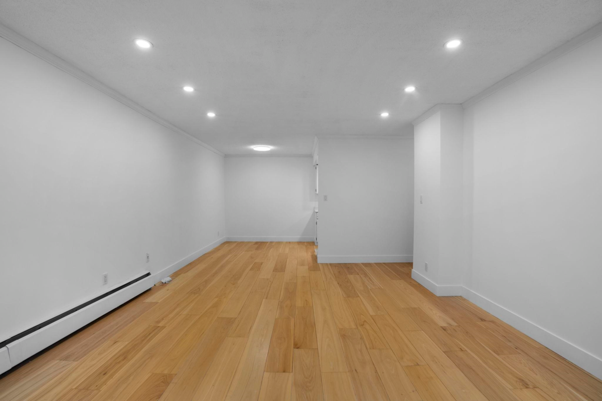 Living Room Photo of 304 1360 Martin Street, White Rock, BC