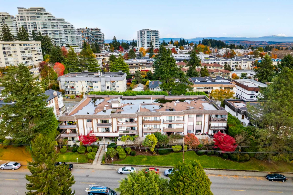 Outdoor Patio Photo of 304 1360 Martin Street, White Rock, BC