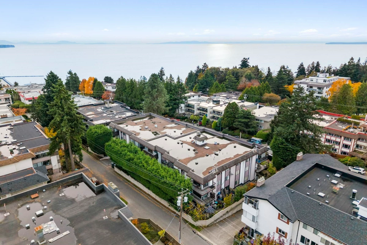 Swimming Pool Photo of 304 1360 Martin Street, White Rock, BC