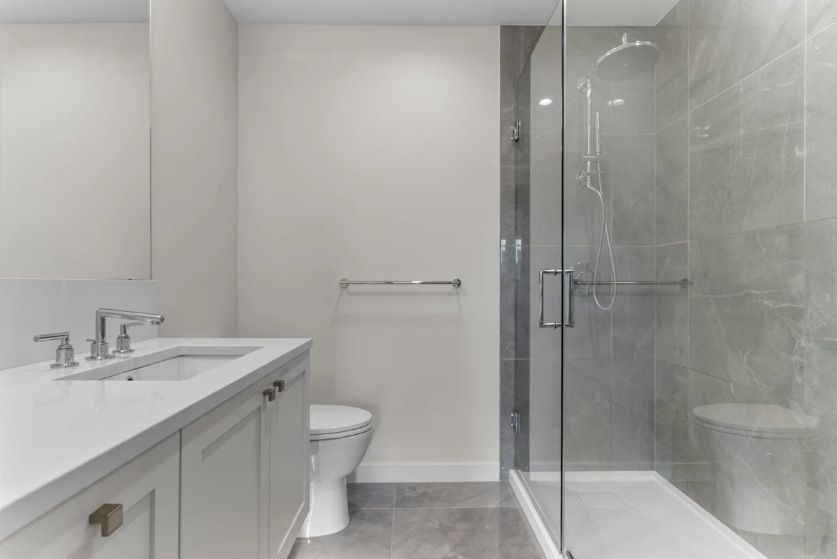 Guest Bathroom Photo of 133 4738 Hemlock Way, Tsawwassen, BC