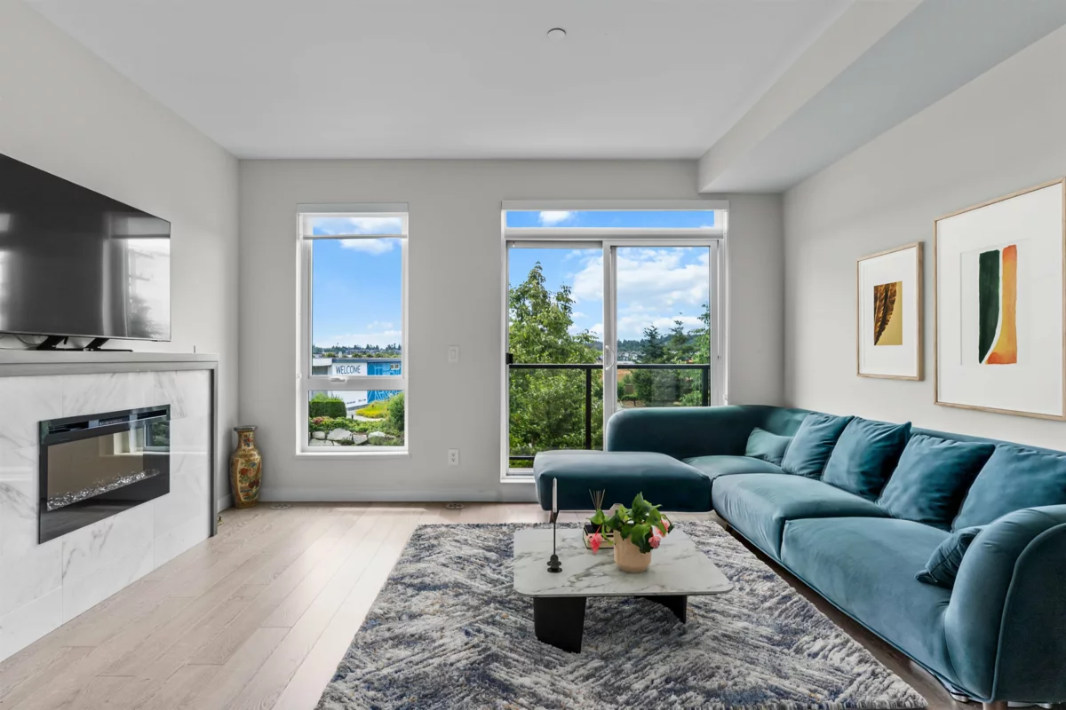 Kitchen Island Photo of 133 4738 Hemlock Way, Tsawwassen, BC