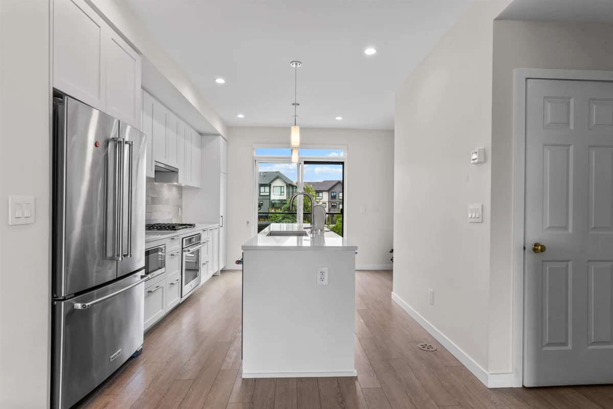 Kitchen Photo of 133 4738 Hemlock Way, Tsawwassen, BC