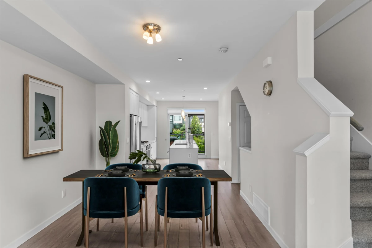 Walk-In Closet Photo of 133 4738 Hemlock Way, Tsawwassen, BC