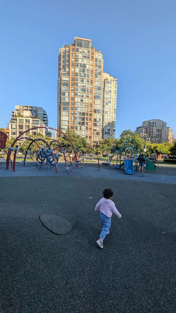 Breakfast Nook Photo of 209 1188 Richards Street, Vancouver, BC
