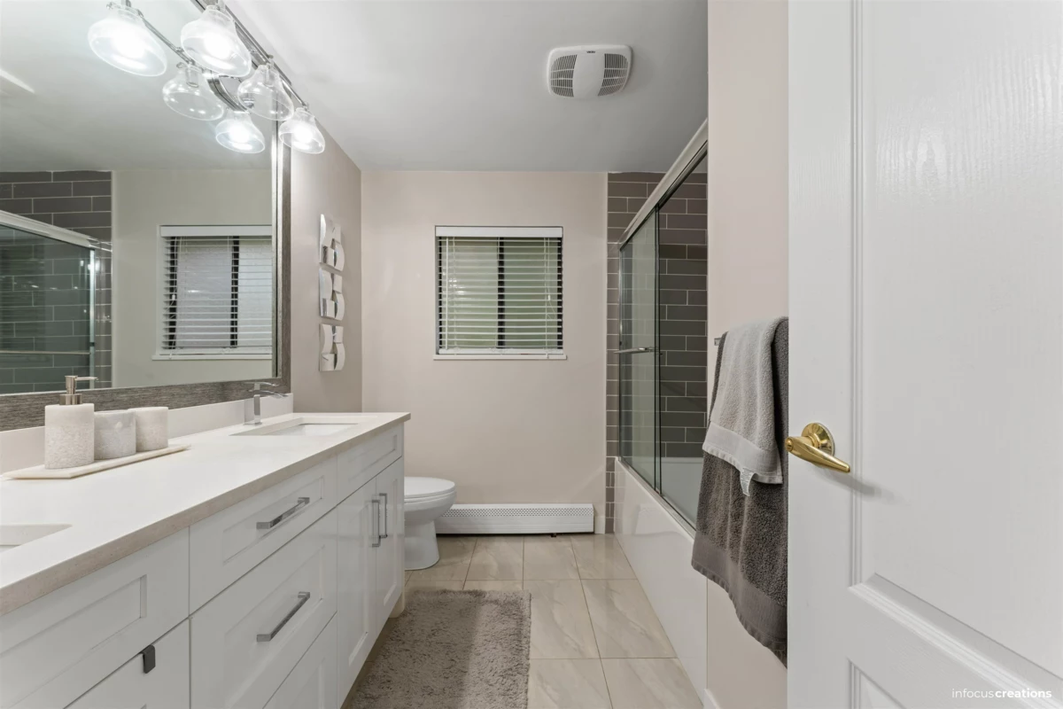 Staircase Photo of 8986 146a Street, Surrey, BC