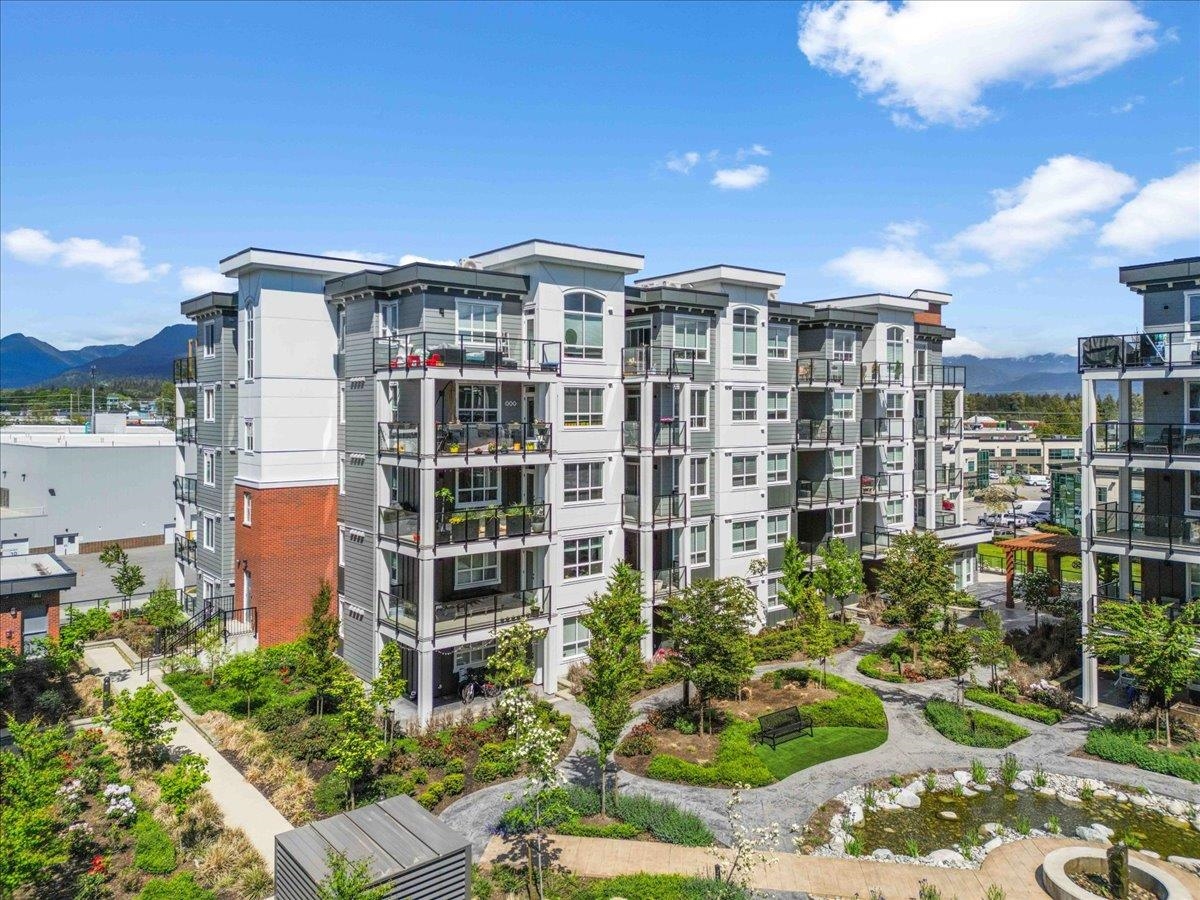 Entry Foyer Photo of 2303 2180 Kelly Avenue, Port Coquitlam, BC