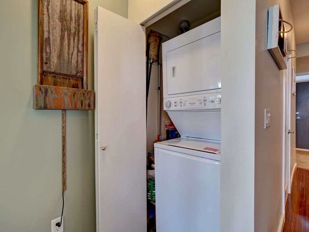 Entry Foyer Photo of 105 5160 Davis Bay Road, Sechelt, BC