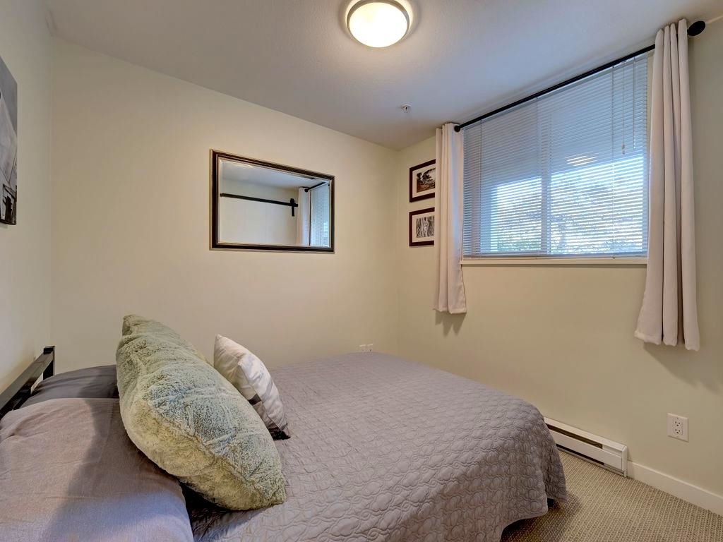 Loft / Bonus Room Photo of 105 5160 Davis Bay Road, Sechelt, BC