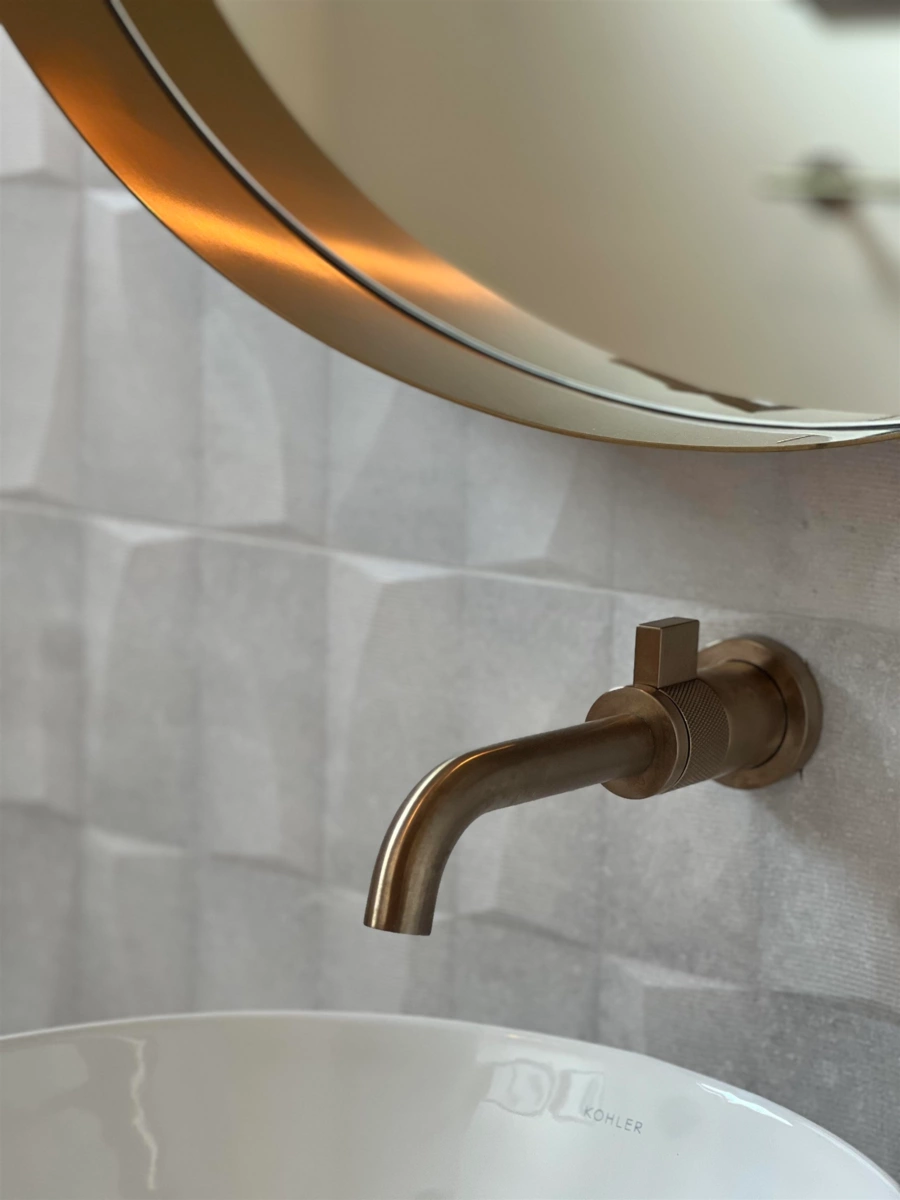 Laundry Room Photo of 2660 126th Street, Surrey, BC