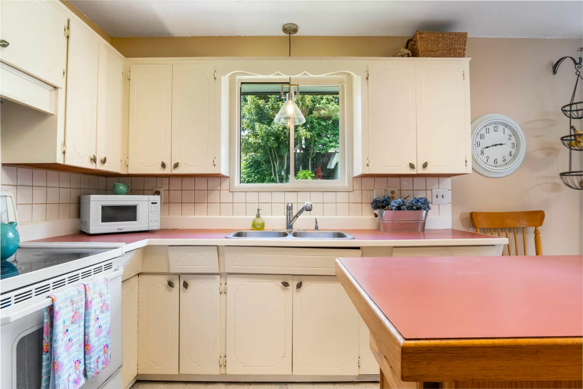 Basement Recreation Room Photo of 33219 Best Avenue, Mission, BC