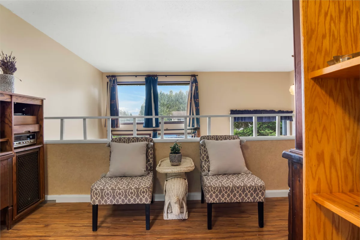 Breakfast Nook Photo of 33219 Best Avenue, Mission, BC