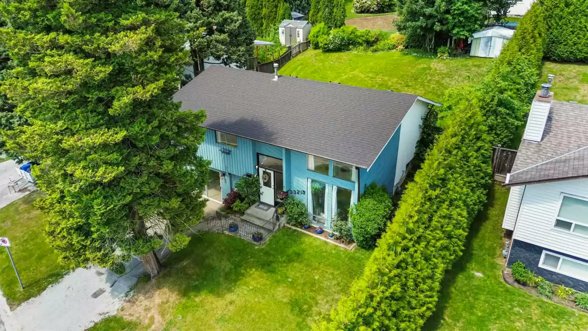 Exterior Front Photo of 33219 Best Avenue, Mission, BC