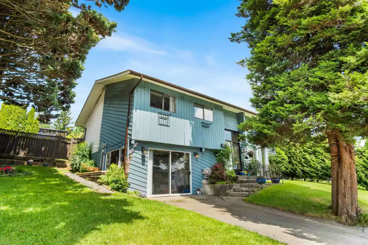 Family Room Photo of 33219 Best Avenue, Mission, BC