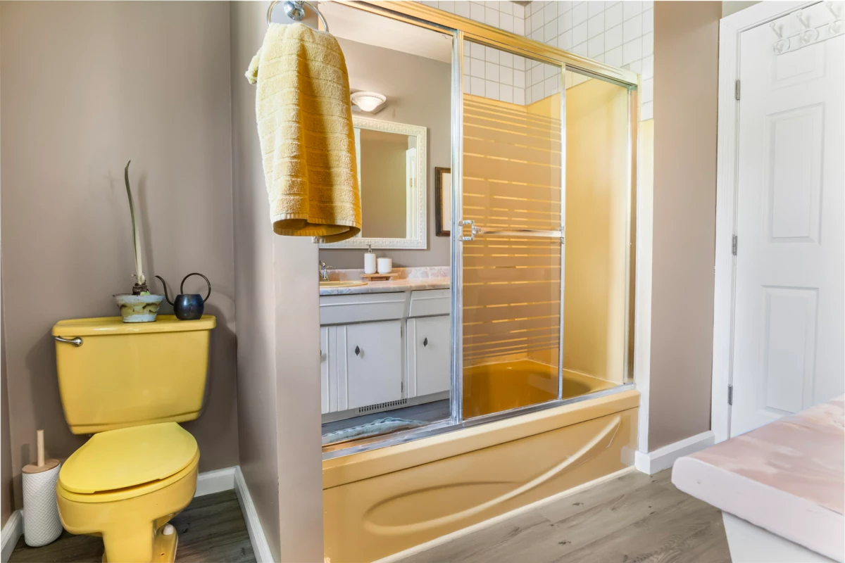 Garage Interior Photo of 33219 Best Avenue, Mission, BC