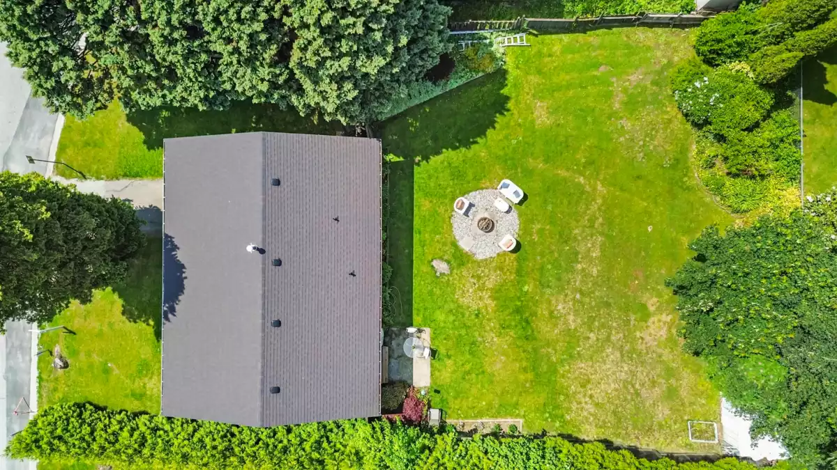 Living Room Photo of 33219 Best Avenue, Mission, BC