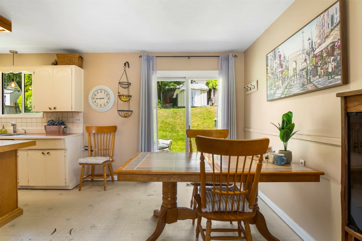 Mudroom Photo of 33219 Best Avenue, Mission, BC