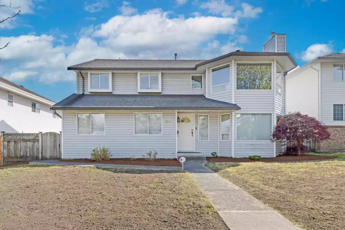 Exterior Front Photo of 15852 100 Avenue, Surrey, BC