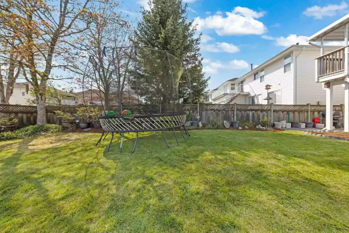 Garage Interior Photo of 15852 100 Avenue, Surrey, BC