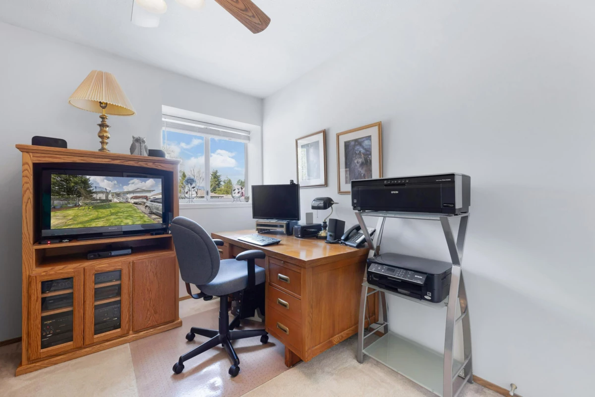Guest Bathroom Photo of 15852 100 Avenue, Surrey, BC