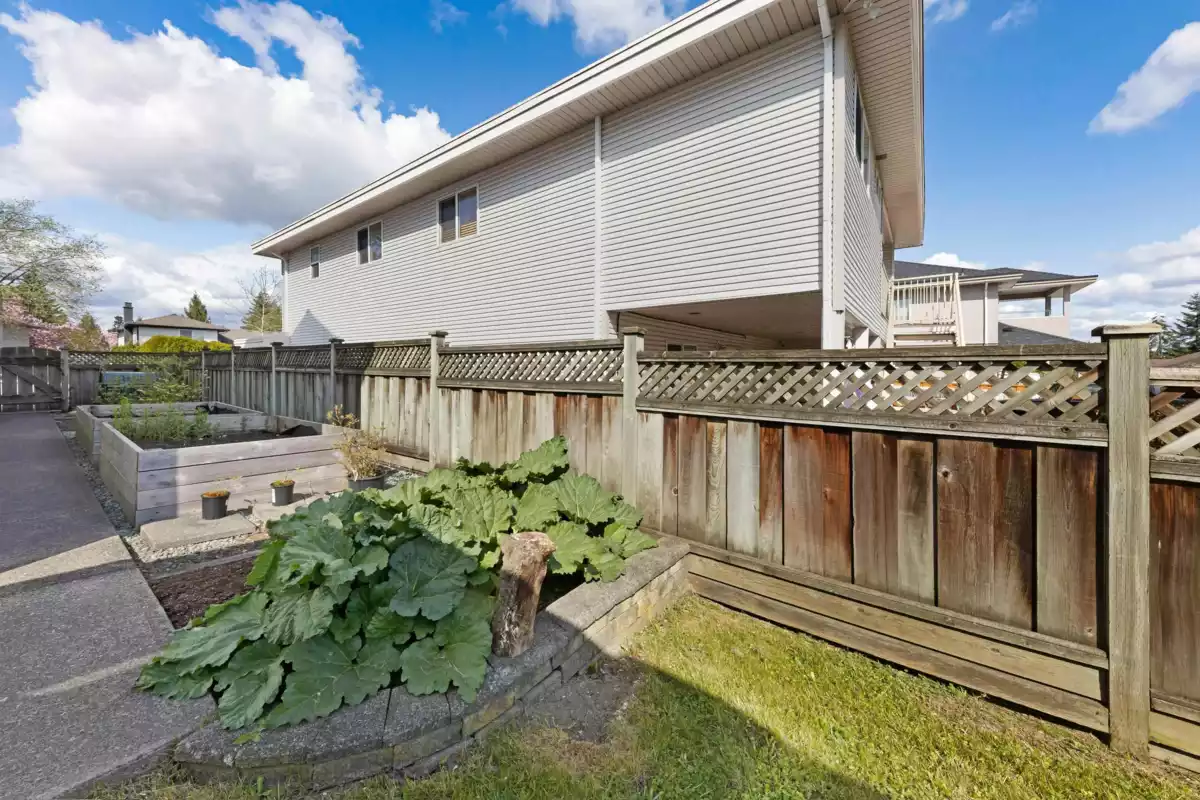 Outdoor Patio Photo of 15852 100 Avenue, Surrey, BC